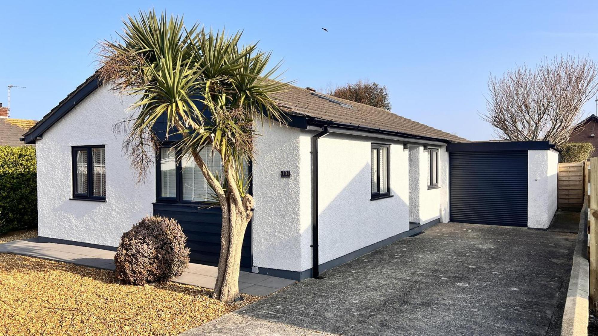 Stylish Modern Home With Parking Enclosed Garden Holyhead Kültér fotó
