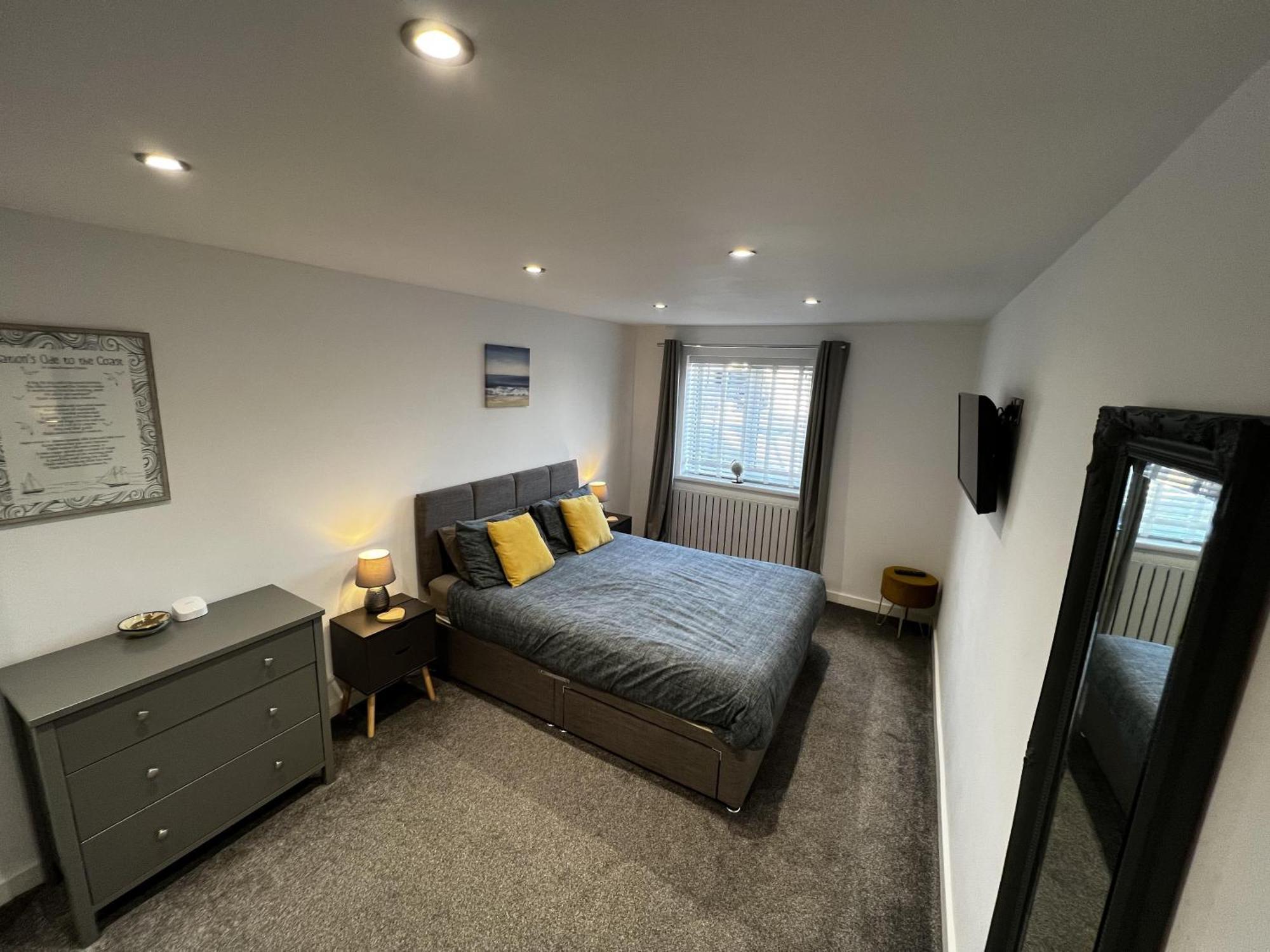 Stylish Modern Home With Parking Enclosed Garden Holyhead Kültér fotó