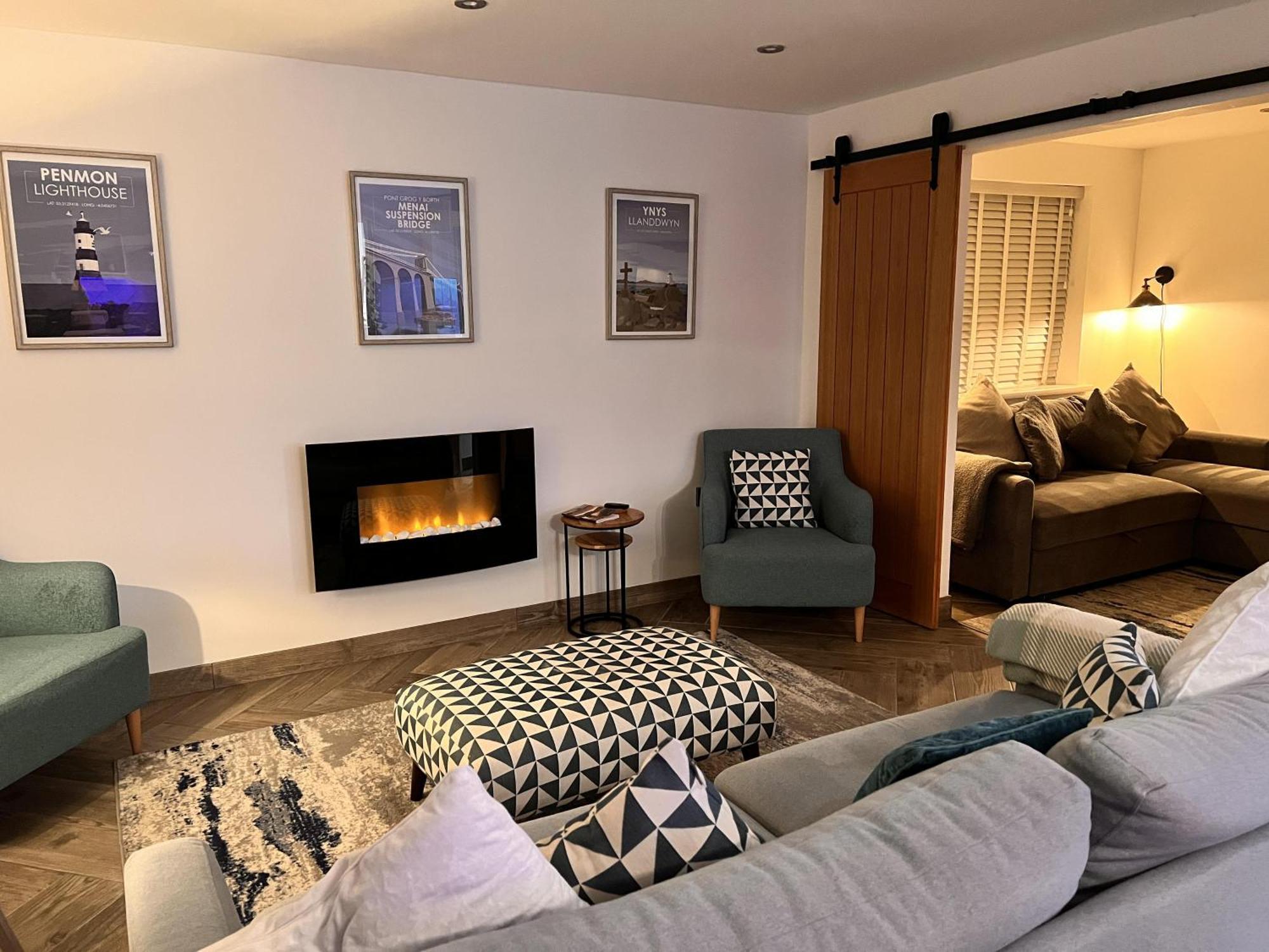 Stylish Modern Home With Parking Enclosed Garden Holyhead Kültér fotó