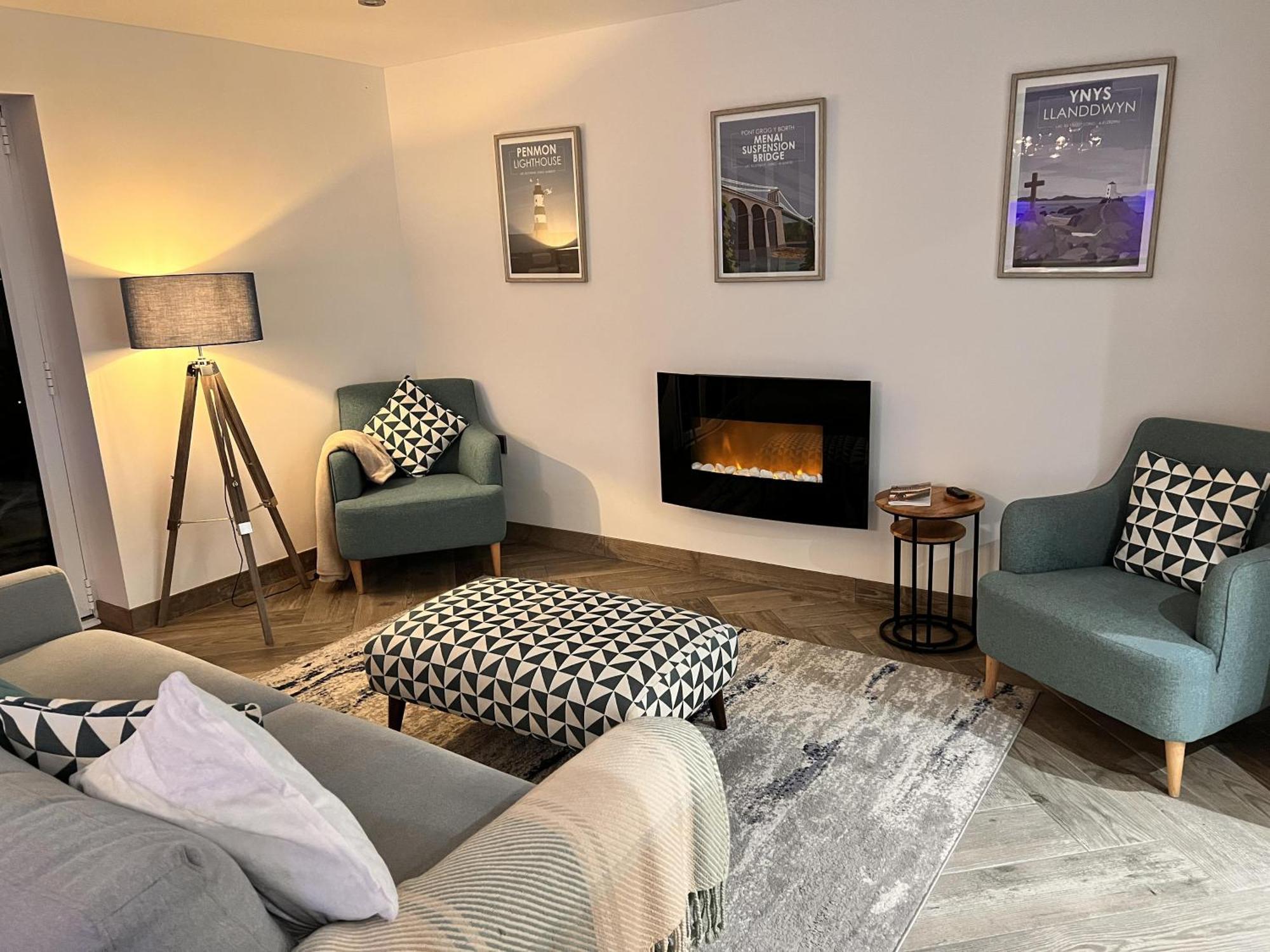Stylish Modern Home With Parking Enclosed Garden Holyhead Kültér fotó