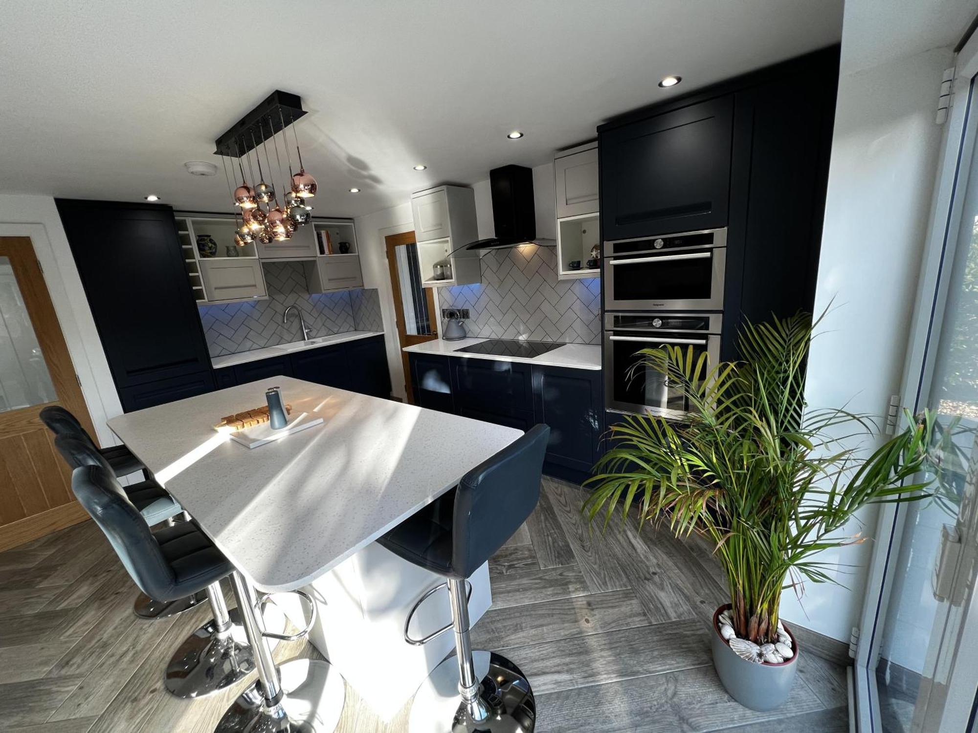 Stylish Modern Home With Parking Enclosed Garden Holyhead Kültér fotó